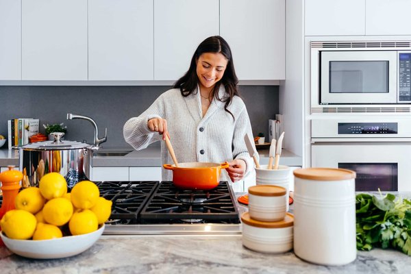Optimiser l'espace dans votre petite cuisine : Conseils et Astuces Pratiques
