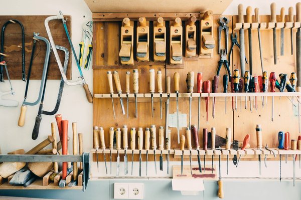Les 10 outils essentiels pour une trousse à outils de bricolage complète